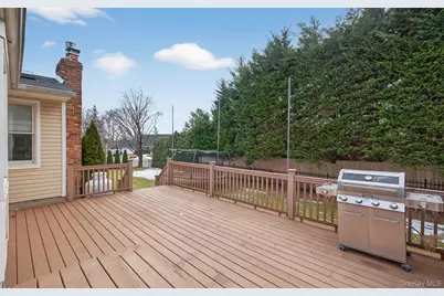 18 Canterbury Lane, Nesconset, NY 11767 - Photo 33