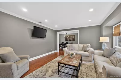 18 Canterbury Lane, Nesconset, NY 11767 - Photo 9