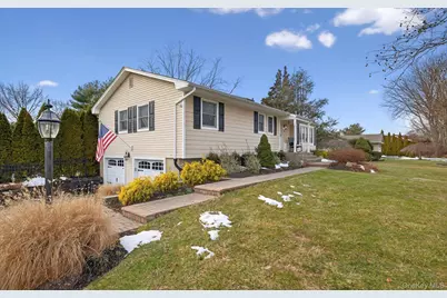 18 Canterbury Lane, Nesconset, NY 11767 - Photo 41