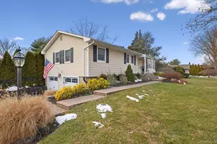 18 Canterbury Ln, Nesconset, NY 11767 - Photo 41