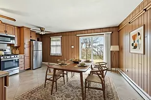 9 Stanford Ln, Hicksville, NY 11801 - Photo 5