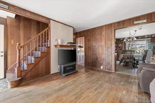 9 Stanford Ln, Hicksville, NY 11801 - Photo 3