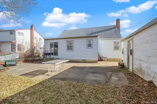 9 Stanford Ln, Hicksville, NY 11801 - Photo 13