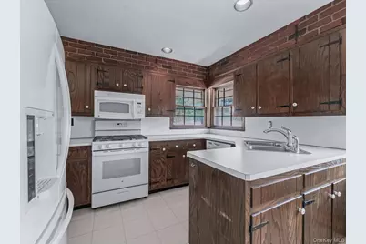 7 Romeo Lane, Commack, NY 11725 - Photo 5