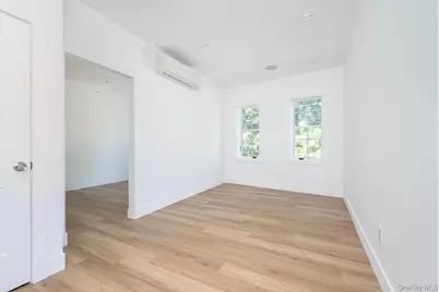 270 Garden Street #b, Roslyn Heights, NY 11577 - Photo 9