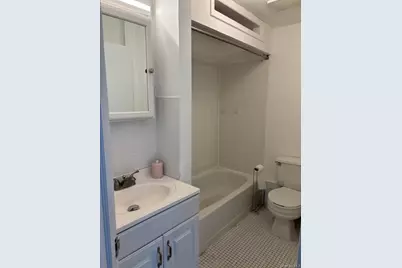 2235 Jericho Turnpike #Apt 2, New Hyde Park, NY 11040 - Photo 5