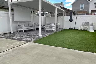 117-16 205th St, Saint Albans, NY 11412 - Photo 15