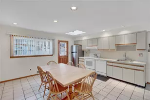 206 9th St, Hicksville, NY 11801 - Photo 5