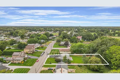 827 Aberdeen Road, Bay Shore, NY 11706 - Photo 5