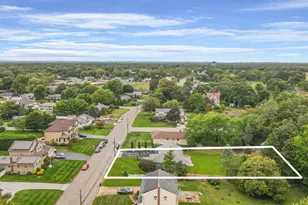 827 Aberdeen Rd, Bay Shore, NY 11706 - Photo 5