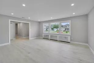 827 Aberdeen Rd, Bay Shore, NY 11706 - Photo 15