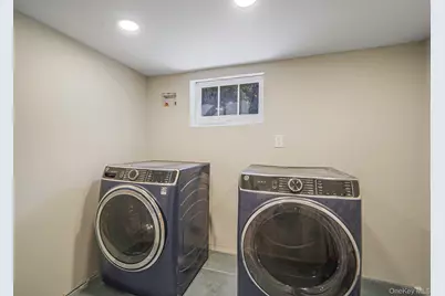 827 Aberdeen Road, Bay Shore, NY 11706 - Photo 37