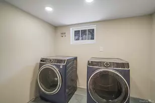 827 Aberdeen Rd, Bay Shore, NY 11706 - Photo 37