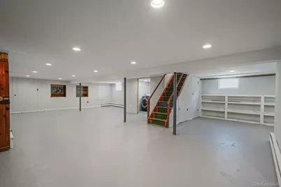 827 Aberdeen Road, Bay Shore, NY 11706 - Photo 29