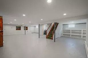 827 Aberdeen Rd, Bay Shore, NY 11706 - Photo 29