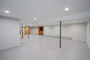 827 Aberdeen Rd, Bay Shore, NY 11706 - Photo 31