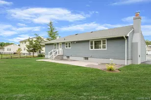 827 Aberdeen Rd, Bay Shore, NY 11706 - Photo 9