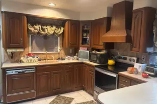 606 Blair Dr, Westbury, NY 11590 - Photo 11