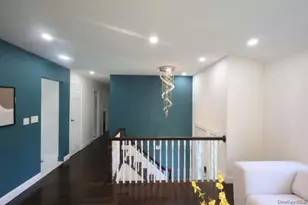 18 Park Dr E, Syosset, NY 11791 - Photo 5