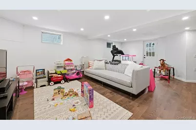 15 School Street, Port Washington, NY 11050 - Photo 19