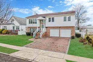 105 Arlington St, Mineola, NY 11501 - Photo 3