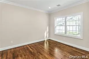 9 Briggs St, Hicksville, NY 11801 - Photo 9