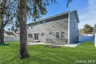 9 Briggs St, Hicksville, NY 11801 - Photo 25