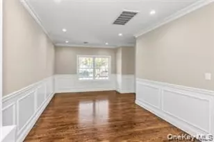 9 Briggs St, Hicksville, NY 11801 - Photo 3