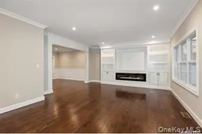 11 Evelyn Court, Syosset, NY 11791 - Photo 13