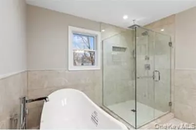 11 Evelyn Court, Syosset, NY 11791 - Photo 5