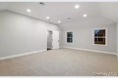 11 Evelyn Court, Syosset, NY 11791 - Photo 3