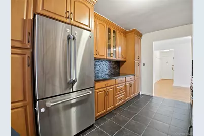 2090 Barnes Avenue #3G, Bronx, NY 10462 - Photo 7