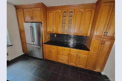 2090 Barnes Avenue #3G, Bronx, NY 10462 - Photo 7