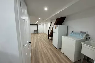 89-25 209th St, Queens Village, NY 11427 - Photo 15