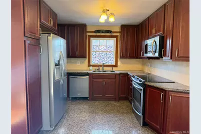 7 Grange Street #1st Floor, Huntington, NY 11743 - Photo 7