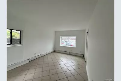 790 Warburton Avenue #E, Yonkers, NY 10701 - Photo 11