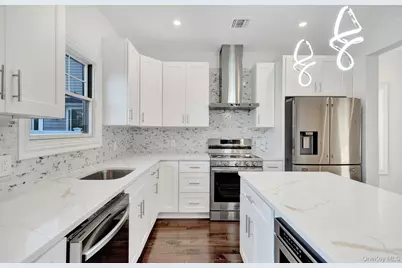 47 E. Cherry Street, Hicksville, NY 11801 - Photo 5