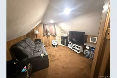 7 Clarissa Drive, Hicksville, NY 11801 - Photo 11