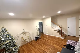 7 Clarissa Dr, Hicksville, NY 11801 - Photo 3