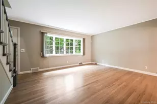 12 Valley Cir, Miller Place, NY 11764 - Photo 5