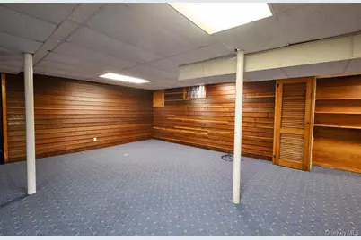 695 Hunt Lane, Manhasset, NY 11030 - Photo 15