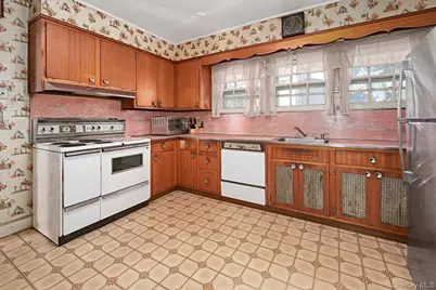 47 Greenridge Avenue, White Plains, NY 10605 - Photo 9