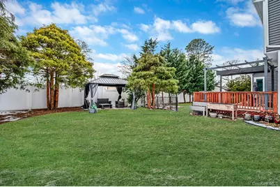 19 Fairmont Avenue, Patchogue, NY 11772 - Photo 37