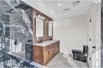 12 Dahlia Lane, Wantagh, NY 11793 - Photo 33