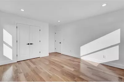 12 Dahlia Lane, Wantagh, NY 11793 - Photo 27