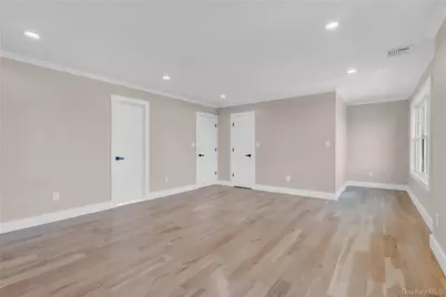 12 Dahlia Lane, Wantagh, NY 11793 - Photo 29