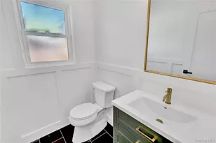 12 Dahlia Ln, Wantagh, NY 11793 - Photo 15