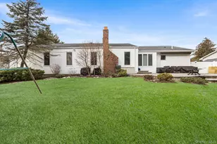 49 Fairfield Dr, Dix Hills, NY 11746 - Photo 19