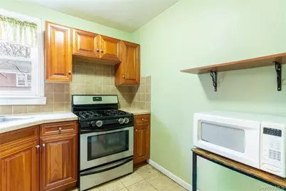 135 Hilltop Acres #135, Yonkers, NY 10704 - Photo 9