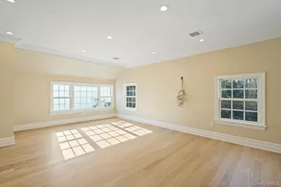 89 Mill River Road, Upper Brookville, NY 11771 - Photo 17